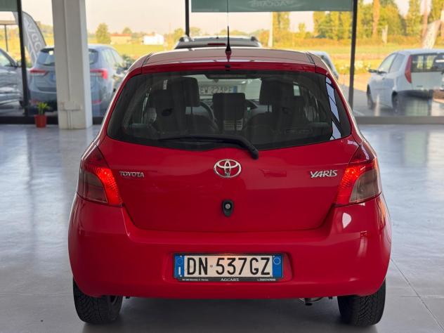 Toyota Yaris 1.0 5 porte - Foto 5