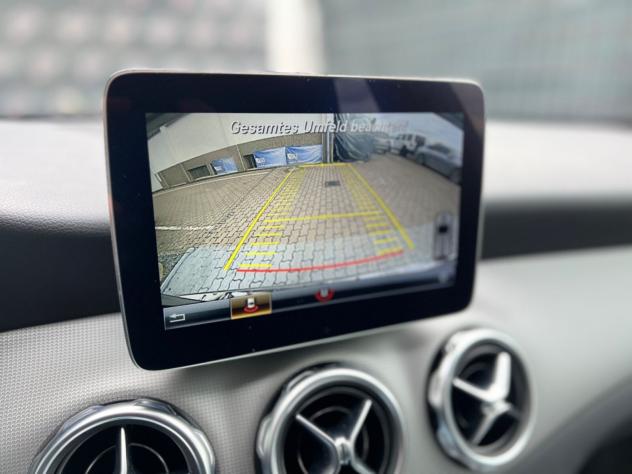 Mercedes-Benz GLA 200d Aut/4 MATIC /Navi/Cam/LED/KeyGo/SHZ/T-Leather/Temp - Foto 7