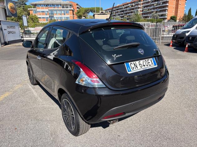 Lancia Ypsilon 1.0 FireFly 5 porte S&S Hybrid Gold - Foto 4