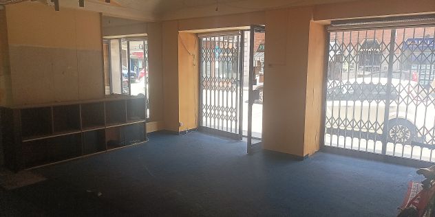 Via San Donato negozio libero subito - Foto 2