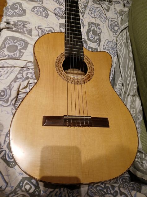 Chitarra classica di liuteria, elettrificata, spalla mancante - Foto 10