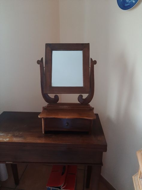 SPECCHIO DA TAVOLO IN NOCE CON CASSETTO