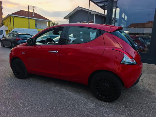 Lancia Ypsilon 1.2 69 CV 5 porte GPL Silver - Foto 3