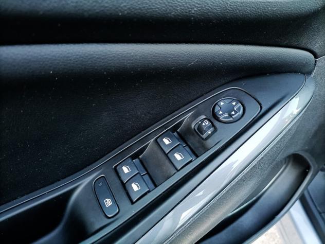 Opel Grandland 1.2 T. 12V 130CV AT8 AUT. INNOVATION - FULL LED NAV CARPLAY CLIMA SED.RISCALDABILI SENSOR CERCHI - Foto 6