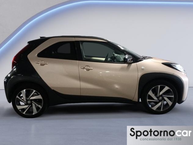 Toyota Aygo X 1.0B (72 CV) Lounge S-CVT - Foto 7