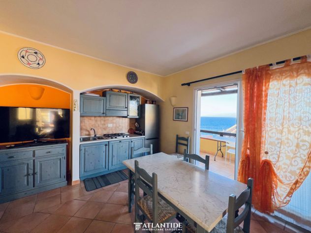 ESCLUSIVO TRILOCALE CON VERANDA VISTA MARE A CASTELSARDO - Foto 3
