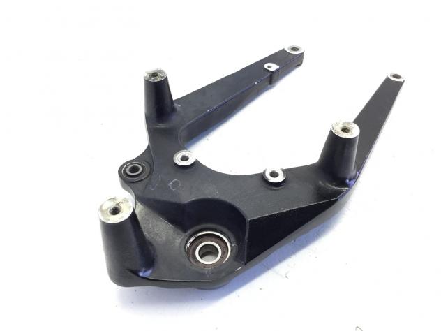 SUZUKI SIXTEEN 150 STAFFA SUPPORTO SCARICO MARMITTA 2008 2010 CP111