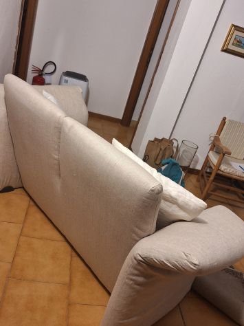 divano 2 posti con puffo in ottimo stato. - Foto 2