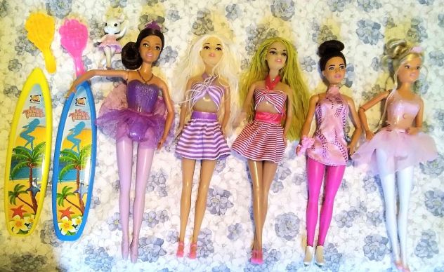 3 Barbie + 2 Kelly Tintarella