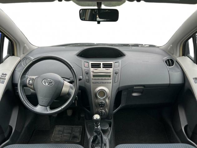 Toyota Yaris Yaris 3p 1.3 dual Sol - Foto 8