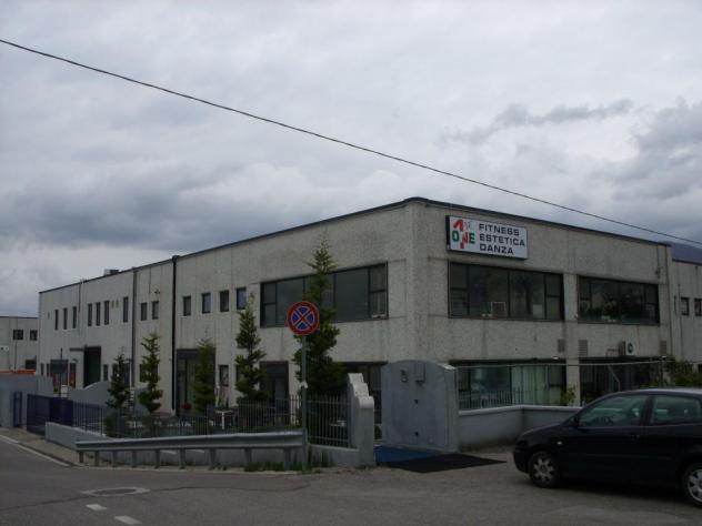 Capannone direzionale in vendita a Fornacette - Calcinaia 1500 mq Rif: 965705