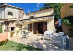 Casa indipendente di 105 m² con 4 locali e posto auto in vendita a Urbino