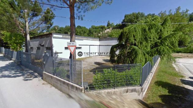 Vendesi capannone industriale/artigianale su lotto di circa 3700 mq
nella media valle del metauro facilmente raggiungibile dagli svincoli della supers