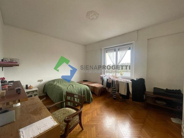 Viale Mazzini, grande appartamento con ingresso al piano terreno con posto auto e terrazzo esclusivo. . - Foto 10