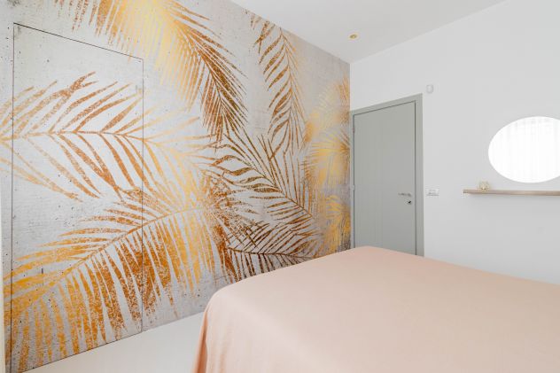 APPARTAMENTO RISTRUTTURATO CON TRE CAMERE, GARAGE E RESEDE ESCLUSIVO - Foto 6