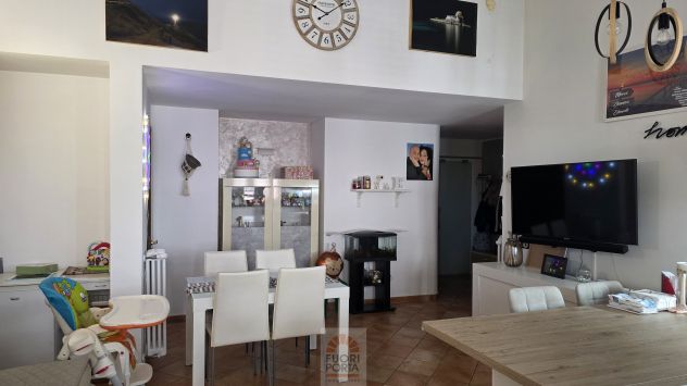 CASA SEMINDIPENDENTE AL PIANO PRIMO - Foto 2