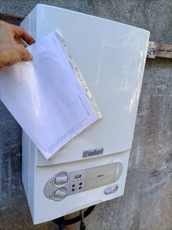 Caldaia Vaillant vmw 242 camera stagna gas