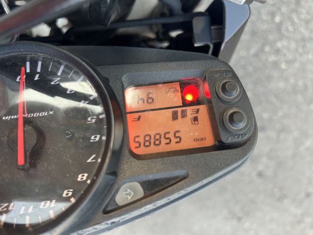 Suzuki GSR 600 - Foto 6