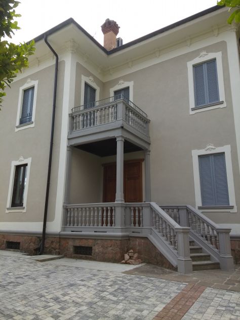 Fronte Ospedale di Circolo a Varese in villa liberty ristrutturata