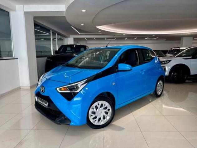 TOYOTA Aygo Connect 1.0 VVT-i 72 CV 5 porte x-cool rif. 22330102