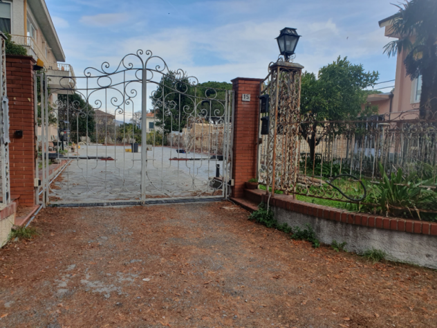 REGIONE PONTELUNGO DUE GRANDI TRILOCALI IN VILLA - Foto 3
