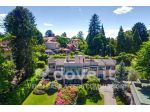 Villa di 600 m² con più di 5 locali e box auto doppio in vendita a Varese