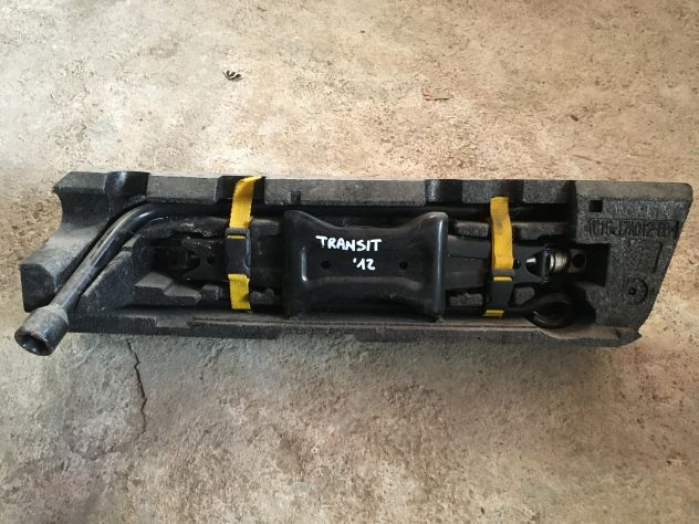 Kit soccorso e Crik Cric / crick Ford TRANSIT 2.2 TDCi 260 115 2012