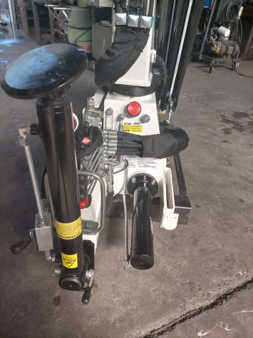 Vendesi Gru NUOVE Airone versione A20-S2 o A20-S3 con 2 o 3 sfili idraulici - Foto 5