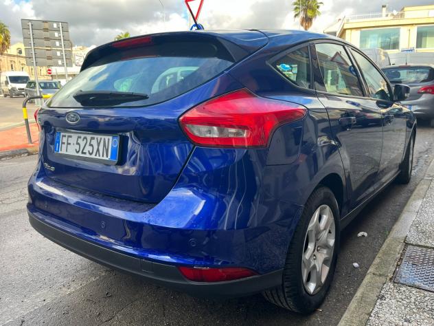 Ford Focus 1.5 TDCi 95 CV Berlina - Foto 6