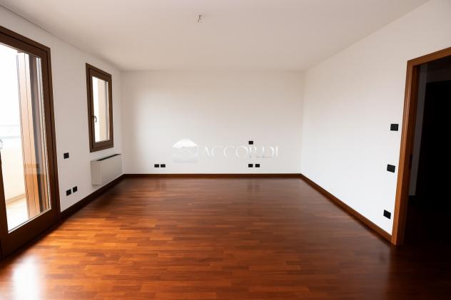 VILLA A SCHIERA di 4 vani e di 252 mq (CAERANO DI SAN MARCO) rif. CM5_1 - Foto 11