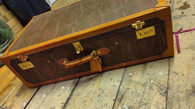 Valigia Rigida Vintage ETRO Milano – Tessuto Paisley e Cuoio (Artigianale)