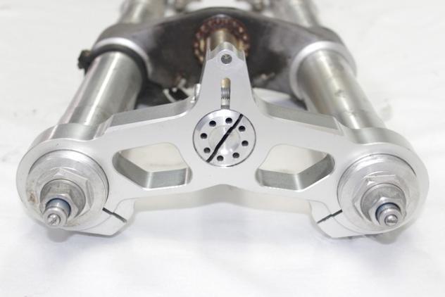KIT AVANTRENO FORCELLA ANTERIORE SHOWA DUCATI 749 S 2003 - 2007 34022381A 34022371A 34220341A 34110351A FRONT FORK FODERI CON DIFETTI ESTETICI DA REVI - Foto 7