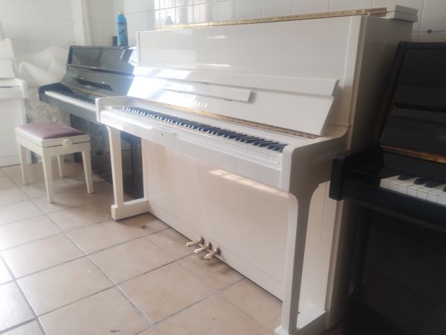 Pianoforte Yamaha SU 118 bianco con trasporto e panca - Foto 3