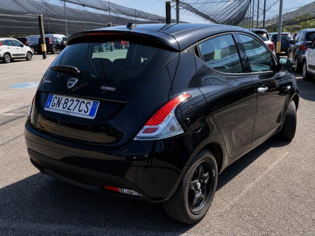 Lancia Ypsilon 1.0 FireFly 5 porte S&S - Foto 2