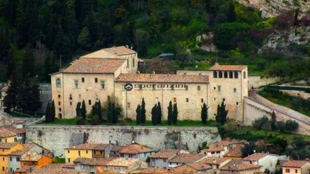 Nel cuore pulsante di fossombrone, in una posizione di prestigio su corso garibaldi, proponiamo in vendita/affitto locale commerciale di circa 25 mq a - Foto 7