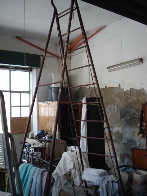 SCALA IN FERRO ALTEZZA METRI 3,30 COSTRUITA DA UN'ARTIGIANO FABBRO SU MISURA. - Foto 4