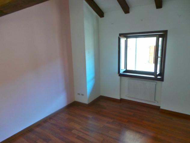 Tricamere più studio in pieno centro - Foto 7