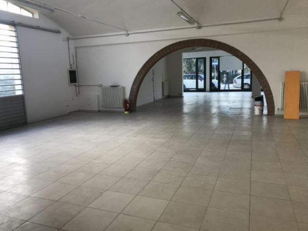 Immobile di 200 m² con 2 locali in affitto a Cavezzo - Foto 8