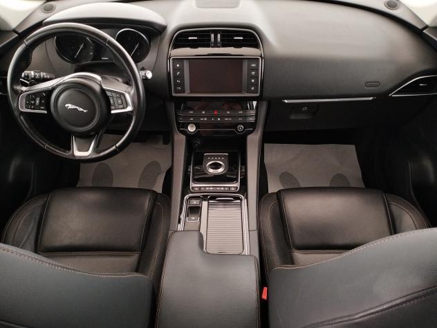Jaguar F-Pace 2.0 D 180 CV AWD aut. Prestige - Foto 7