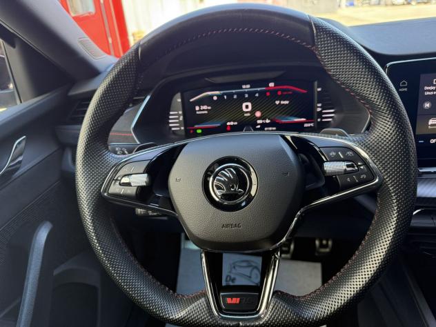 Škoda Octavia 2.0 TDI EVO 147KW RS DSG 4WD - Foto 8
