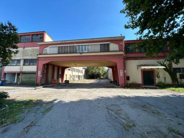 Immobile in asta di 70518 m² in vendita a Leggiuno - Foto 2