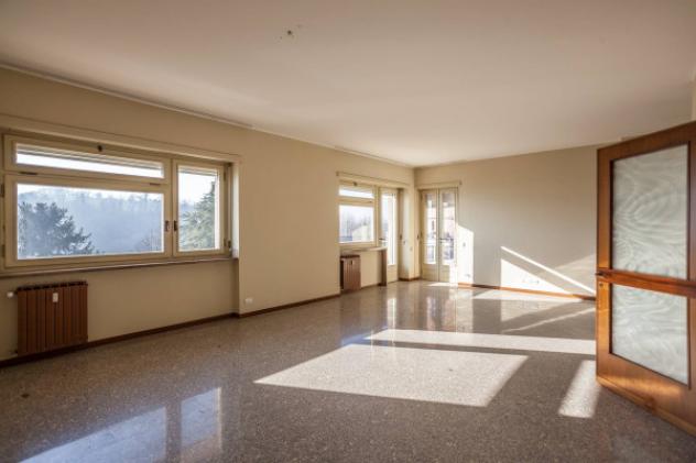 Appartamento di 265 m² con più di 5 locali e box auto doppio in affitto a Castiglione Torinese