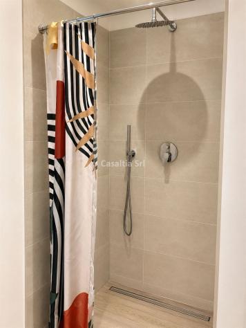 Bilocale di 80 mq su due livelli con giardino privato e terrazzo, disponibile da settembre nel quartiere Adriano. - Foto 2