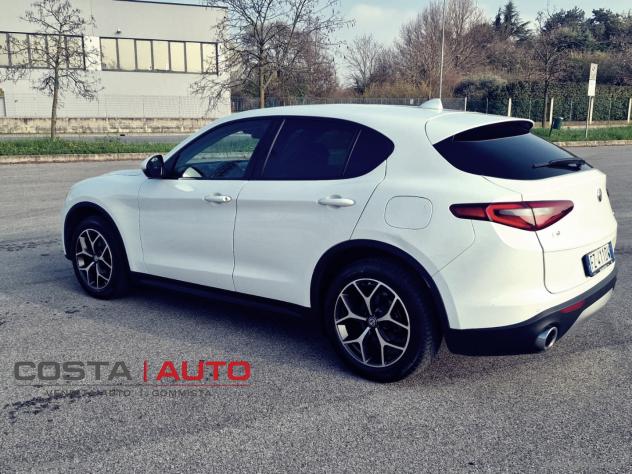 ALFA ROMEO Stelvio 2.2 T.diesel 210 CV AT8 Q4 Exec. - Foto 6