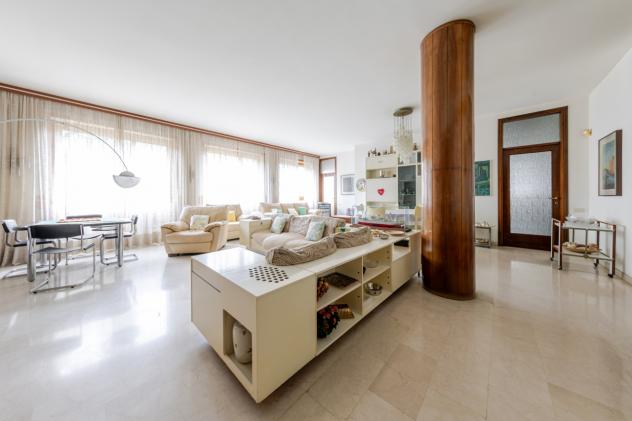 Milano ottimo appartamento via Niccolini numero due metri quadri 220 elegante condominio piano alto soggiorno terrazzo quattro camere tripli servizi d - Foto 8