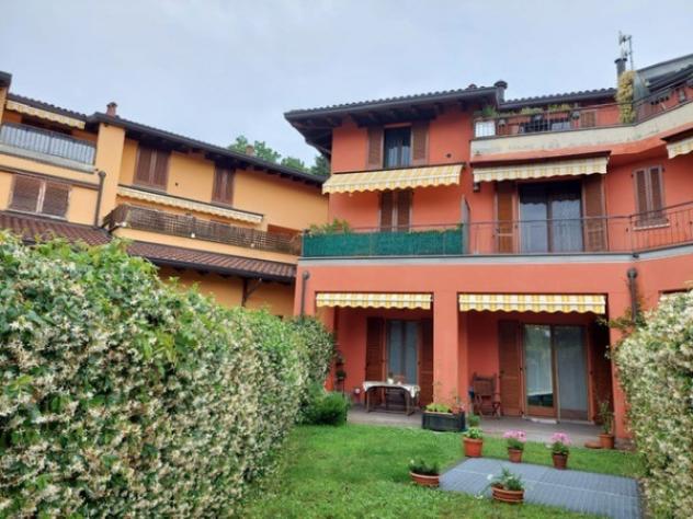 Appartamento di 85 m² con 3 locali e box auto in vendita a Sesto Calende