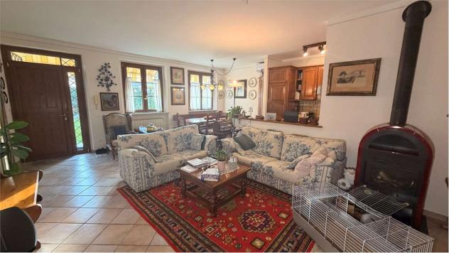VBF LAMM 295 - Lammari (LU) – Ampio Piano Terra con Giardino Privato e Tre Camere - Foto 3