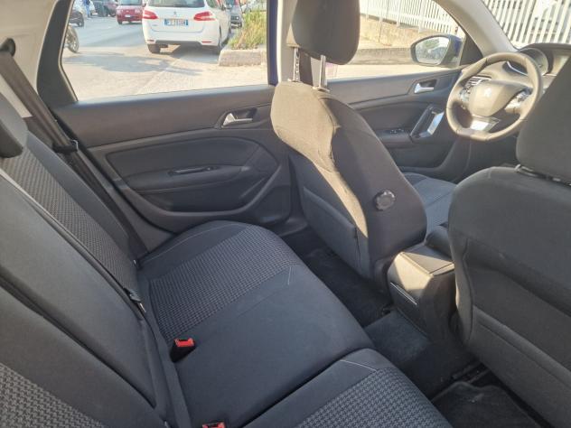 Peugeot 308 BlueHDi 130 EAT8 SW Business 2019 - Foto 6