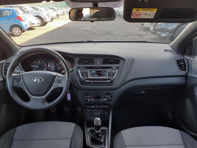 Hyundai i20 1.1 CRDi 12V 5P GARANZIA-KM CERTIFIC-1°PTOP - Foto 10