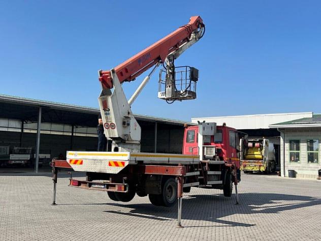 IVECO eurocargo piattaforma aerea 28 mt - Foto 8
